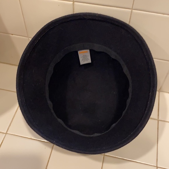 Gymboree bell style wool hat - Picture 5 of 9